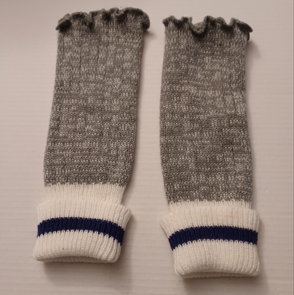 4/$30 Gray & White Knit Leg Warmers - Small - Picture 1 of 4